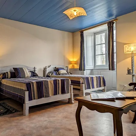 Maison Indépendante Avec Terrasse Et Jardin Clos à Yssingeaux, Proche Loisirs Et Commerces - Fr-1-582-144